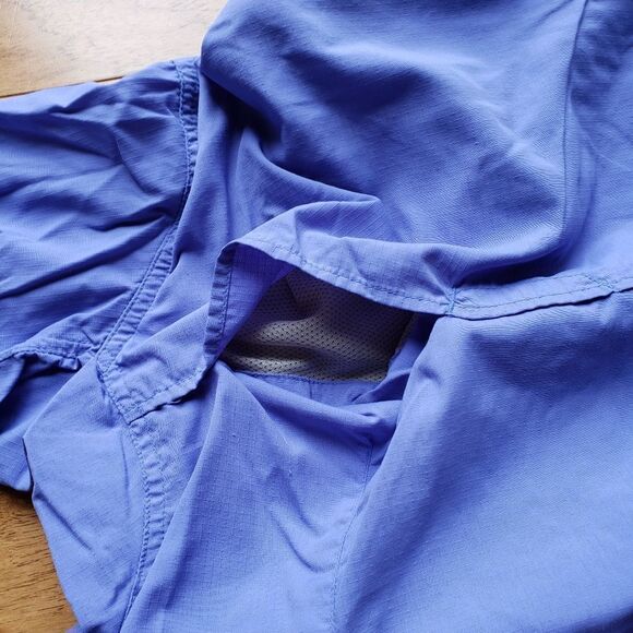 🔹️Columbia GRT Periwinkle Buttoned Front Adjustable Long Sleeve Top Small - Picture 8 of 14